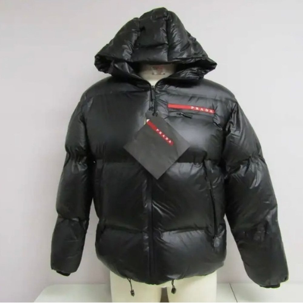 😍Authentic Prada men’s puffer jacket. Brand new with tags X-L, its like a L 😍